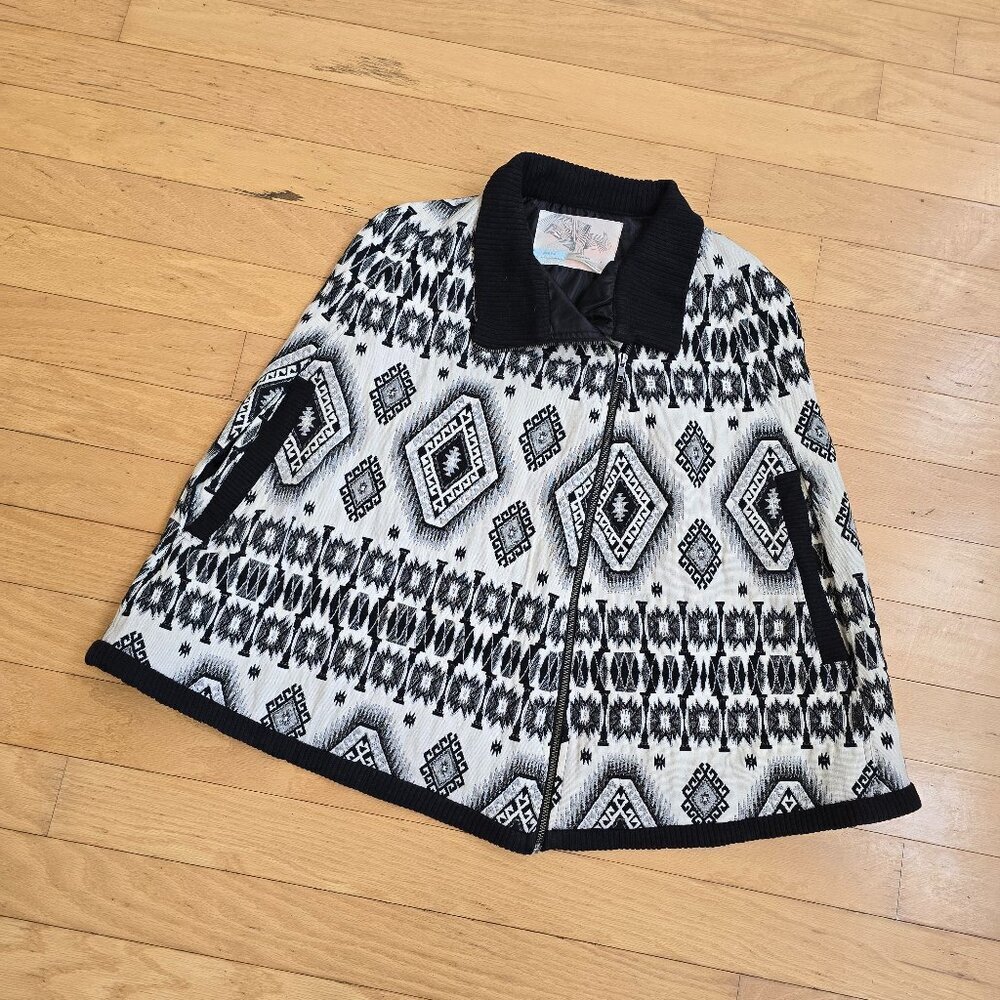 kimchi blue | whimsy black white woven geometric print boho poncho cape | WMS M